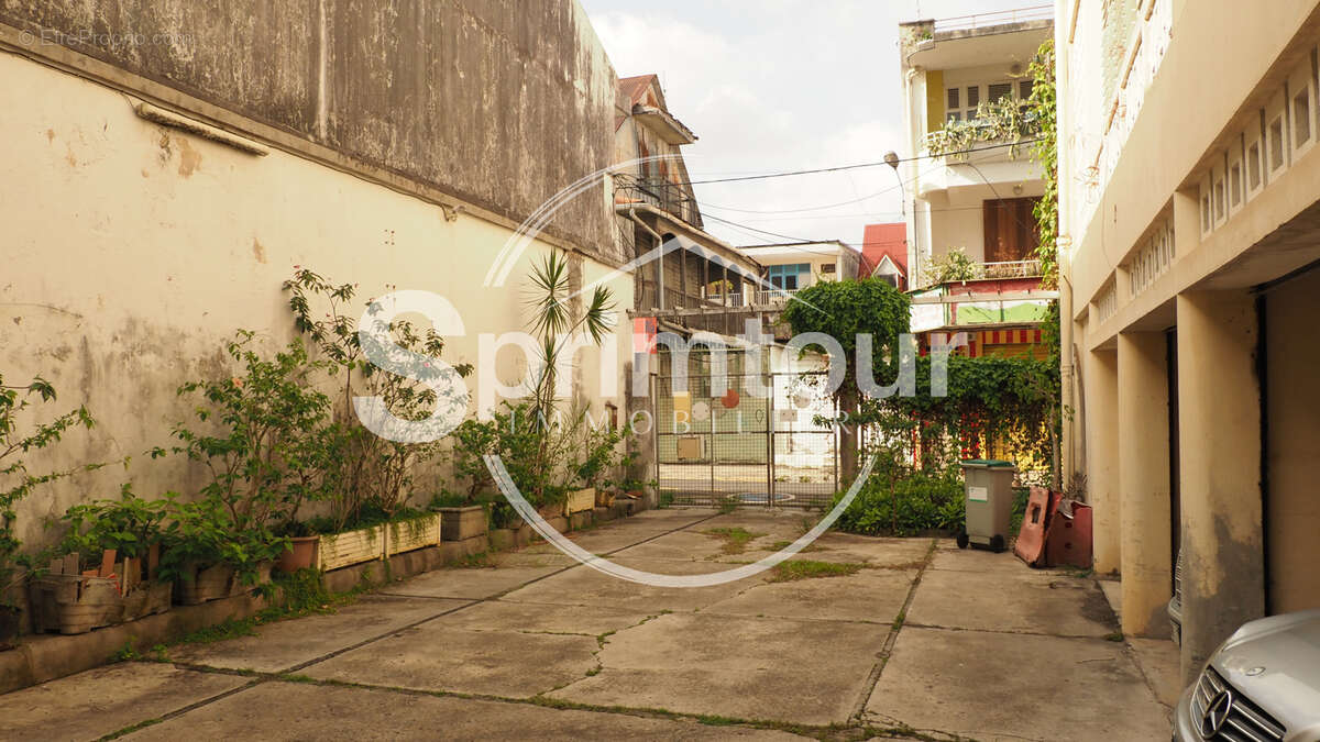 Appartement à POINTE-A-PITRE
