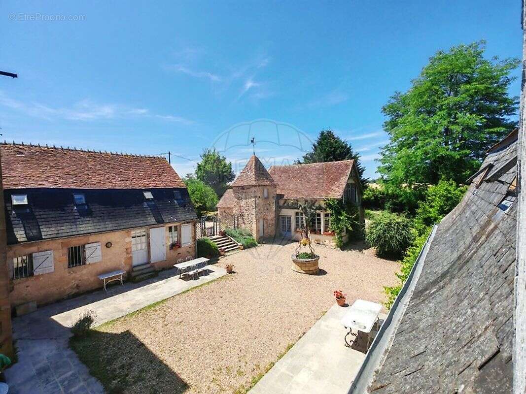 Maison à CERILLY