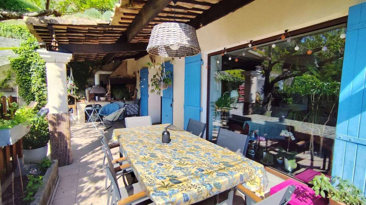 Maison à MEZEL