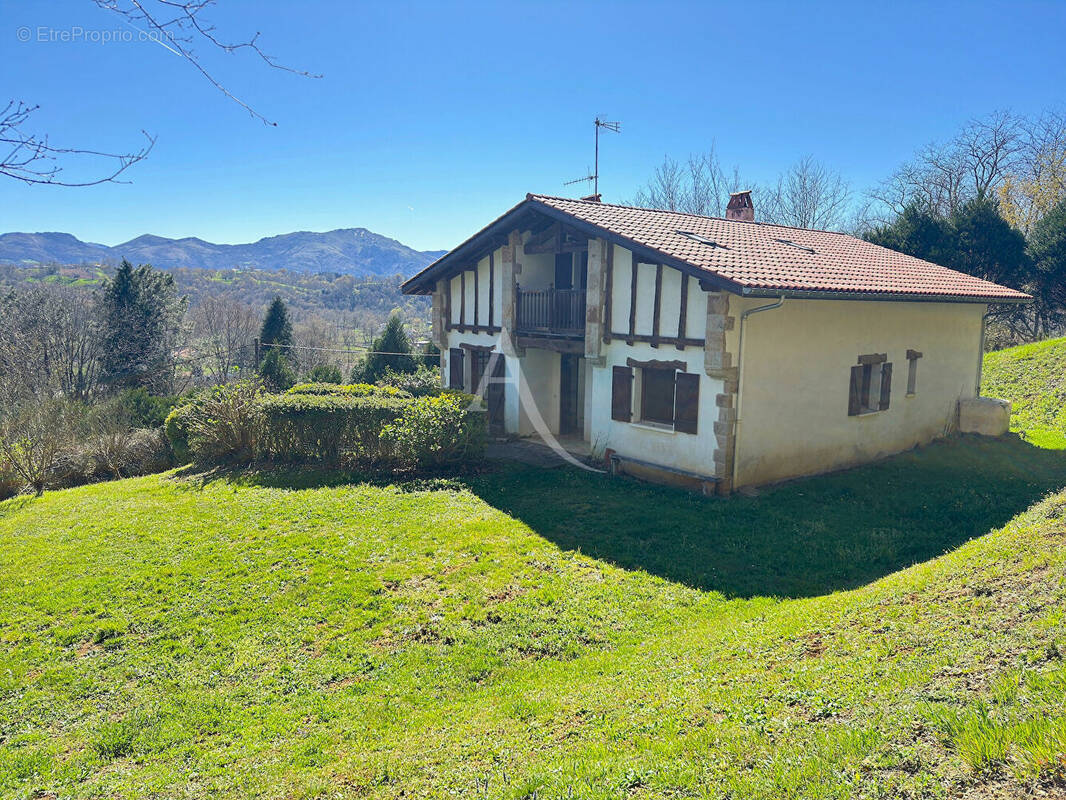 Maison à SAINT-PEE-SUR-NIVELLE