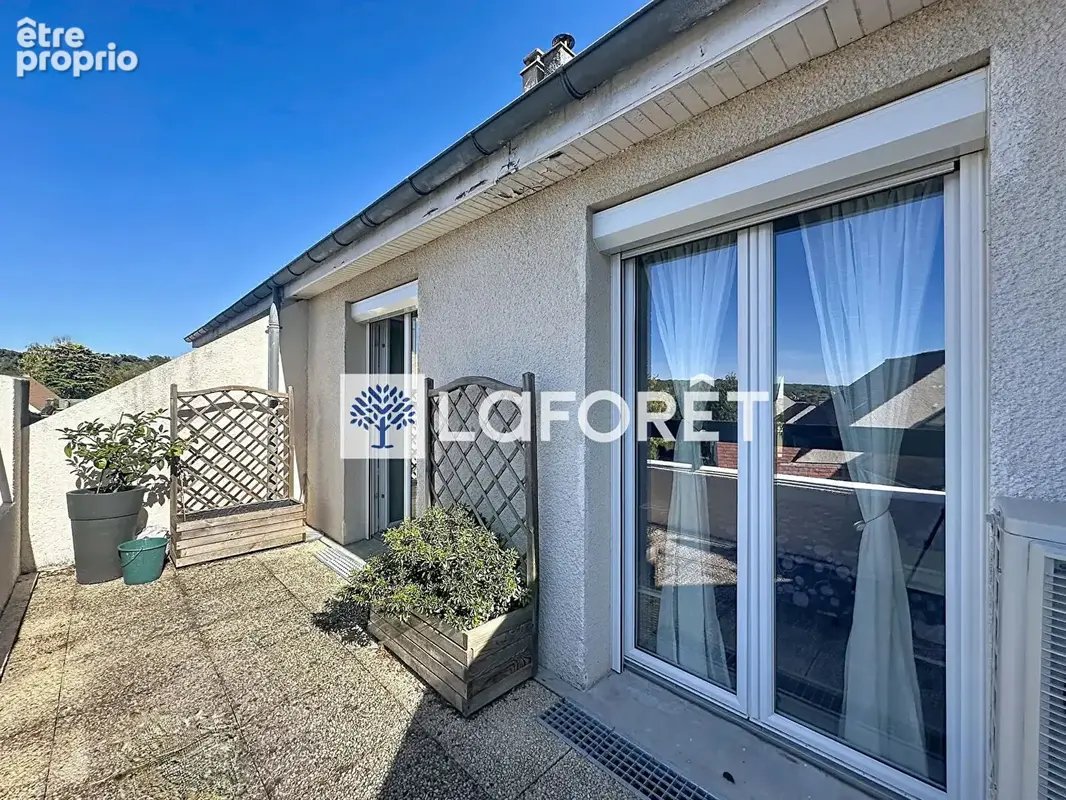 Rare sur le secteur : maison climatisée, lumineuse avec jardin, terrasse et double parking à Saint-Nom-la-Bretèche - photo 9