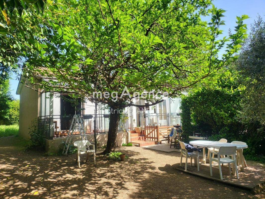 Maison à SAINT-BRES