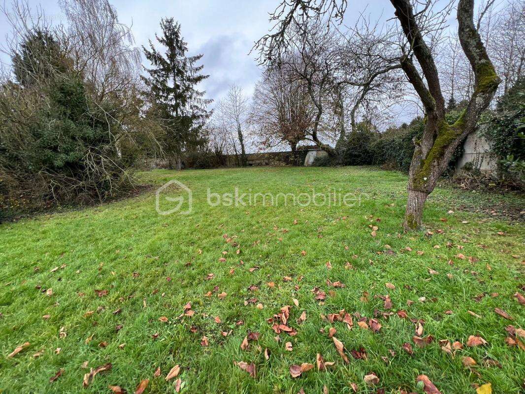 Maison à PRUNAY-LE-GILLON