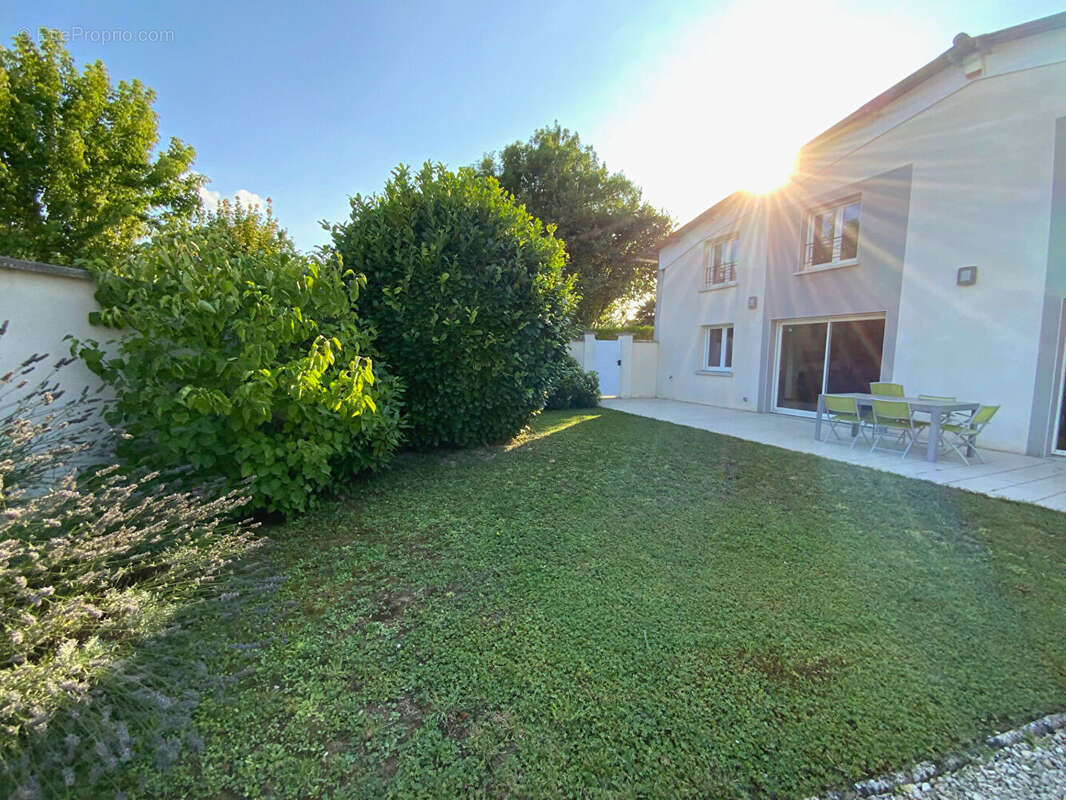 Appartement à ROSIERES-PRES-TROYES