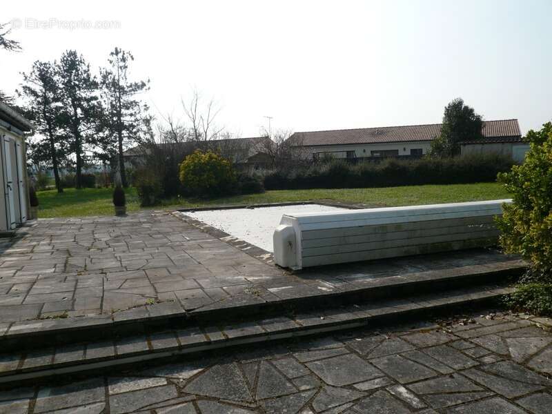 Maison à GENSAC-LA-PALLUE