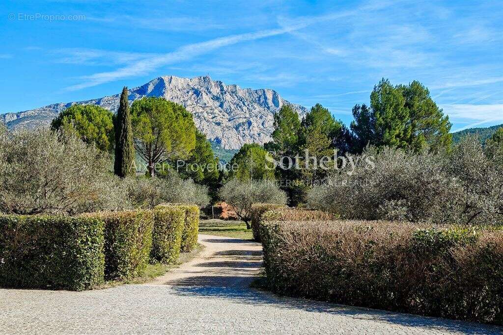 Un site unique avec vue omniprésente sur la Sainte-Victoire - photo 15