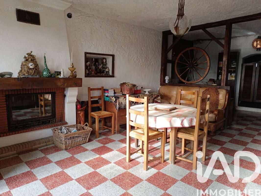 Maison 96 m² à Saint-Etienne-De-Chigny  - photo 3