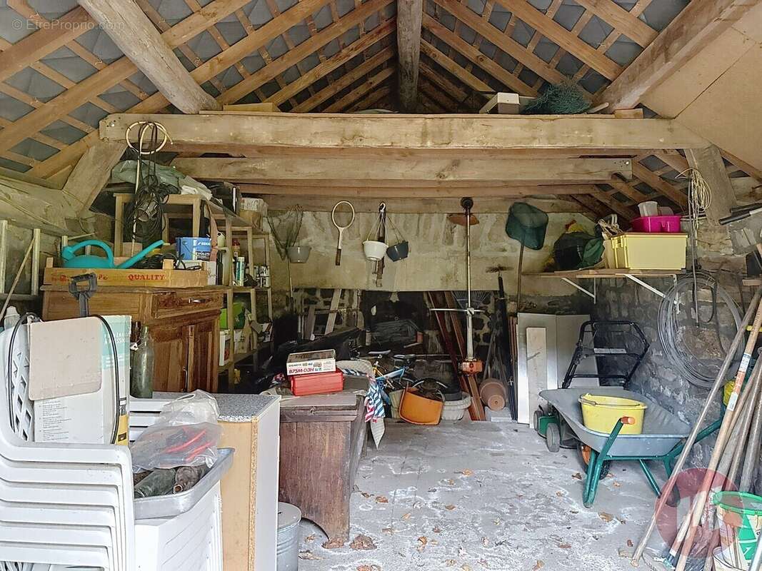 Maison à VITRAC-SUR-MONTANE