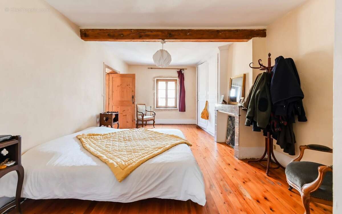 Maison à CURIS-AU-MONT-D'OR