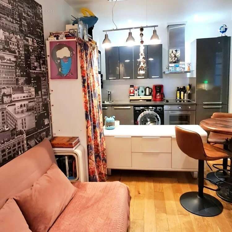 Appartement à PARIS-18E
