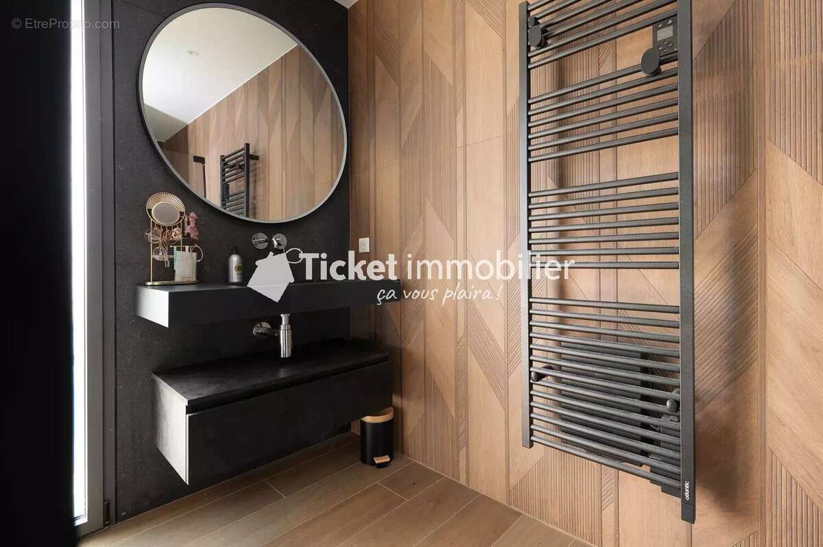 Maison à LA SALVETAT-SAINT-GILLES