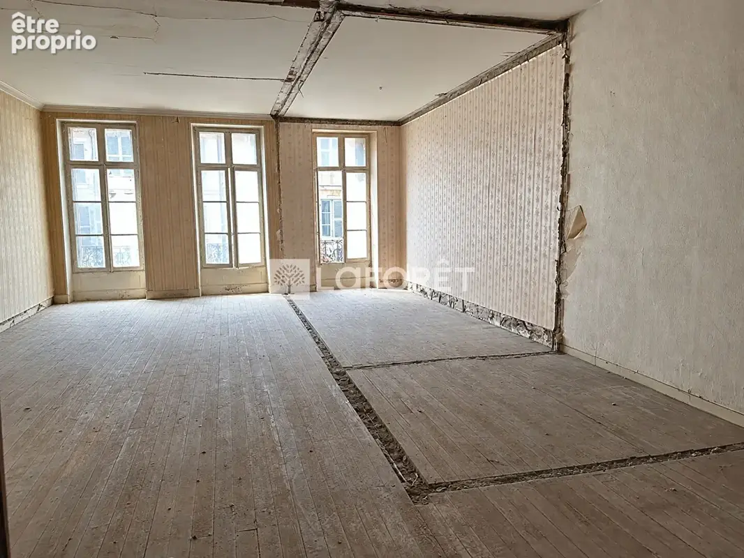 Immeuble à Salins Les Bains 15 pièce(s) 400 m2 - photo 4