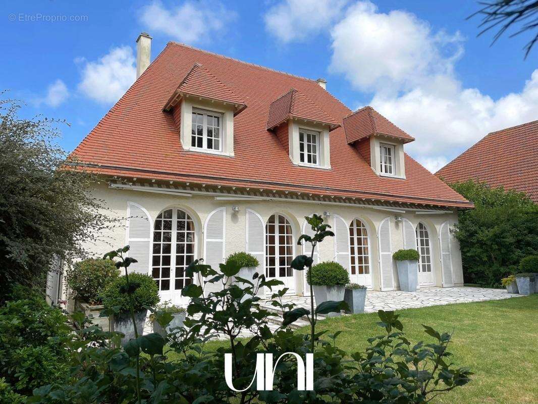 Maison à HEROUVILLE-SAINT-CLAIR