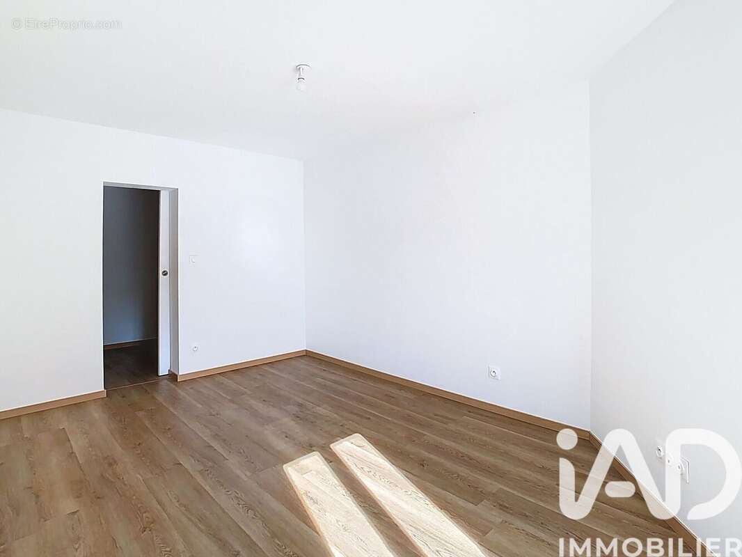 Maison 63 m² à Poivres  - photo 9