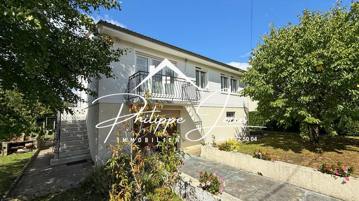 Maison à VILLENEUVE-L'ARCHEVEQUE