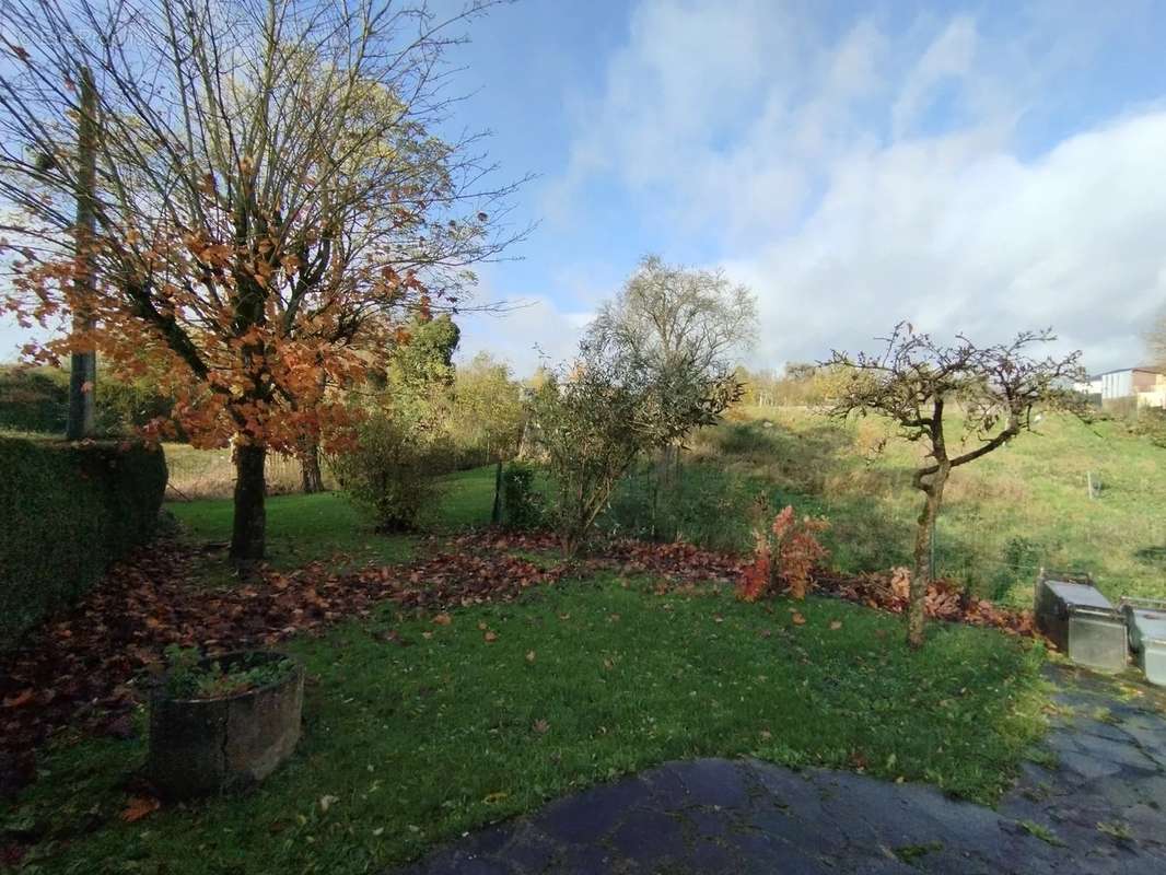 Maison à AVESNES-SUR-HELPE