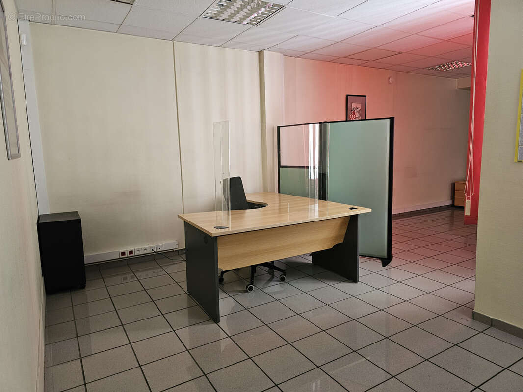 Local professionnel de plus de 400 m2 au centre ville de longwy - photo 14