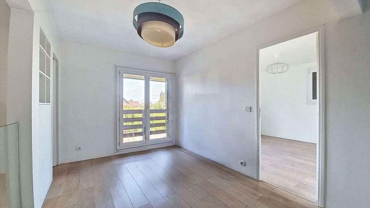 Maison à LIMEIL-BREVANNES