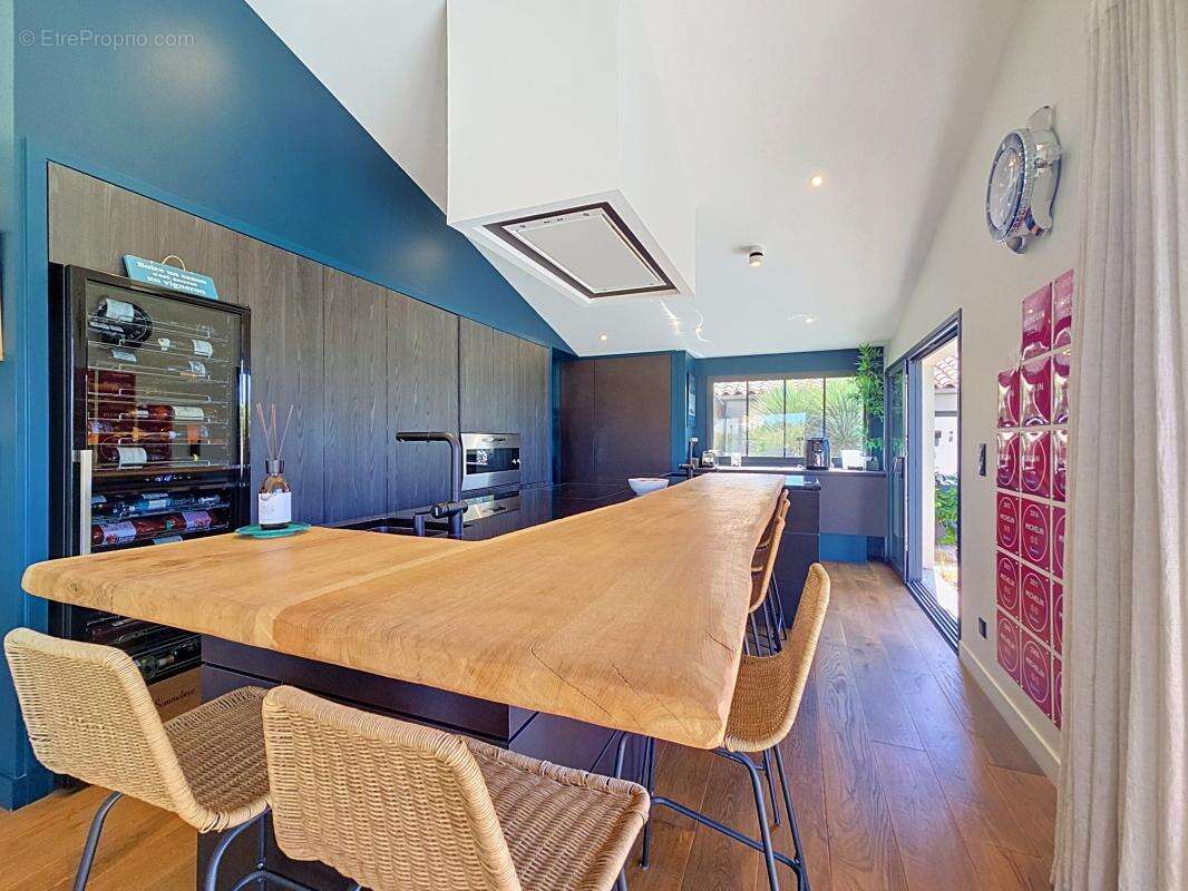 Maison 328 m² à L'houmeau  - photo 10