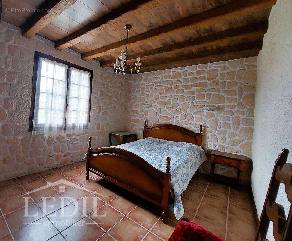 Maison à MONTAYRAL