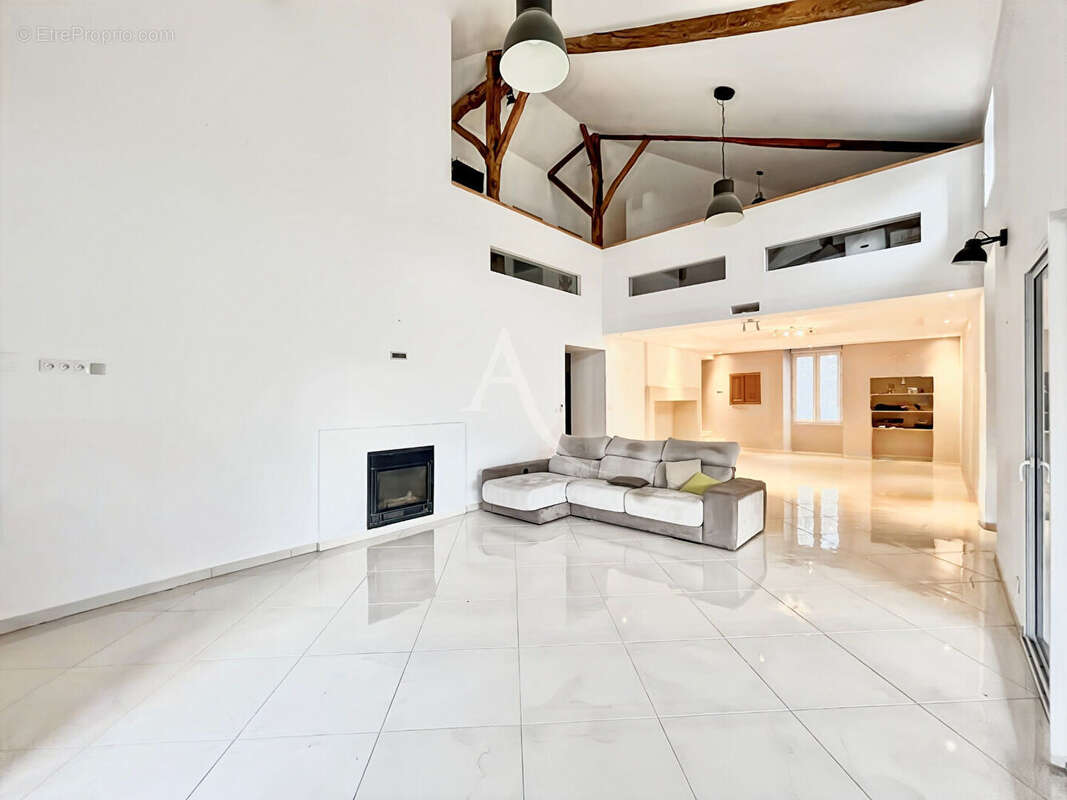 Maison à MONTAYRAL