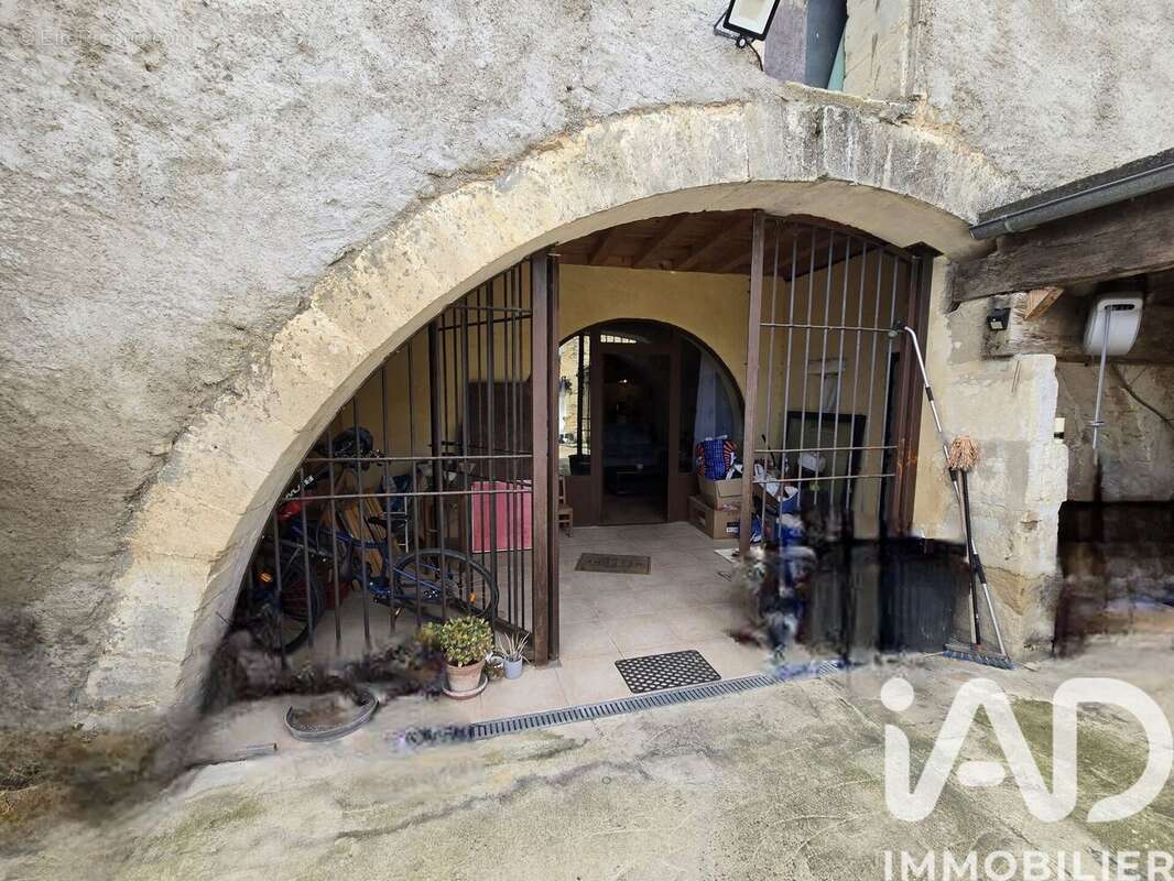 Photo 4 - Maison à JONQUIERES-SAINT-VINCENT