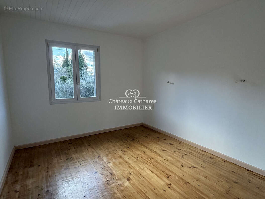 Chambre 1 er étage - Maison à SAINT-PAUL-DE-FENOUILLET