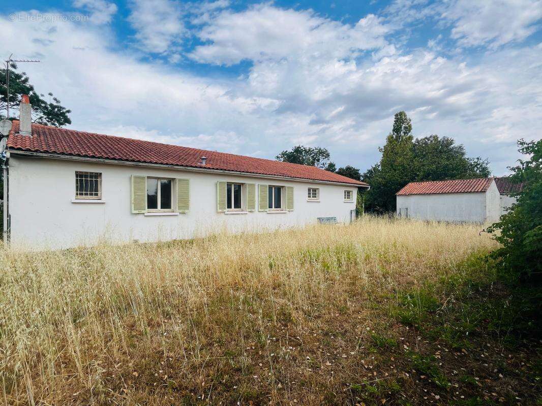 Maison familiale à rénover – Saint-Xandre - photo 8