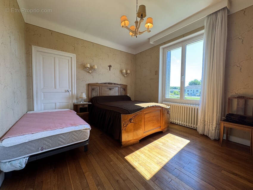 Maison à SAINT-GEORGES-DE-MONS