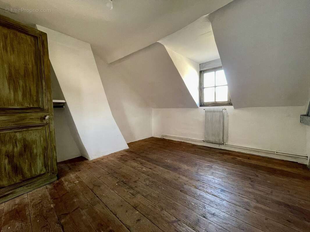 Maison à MONTREUIL-EN-AUGE