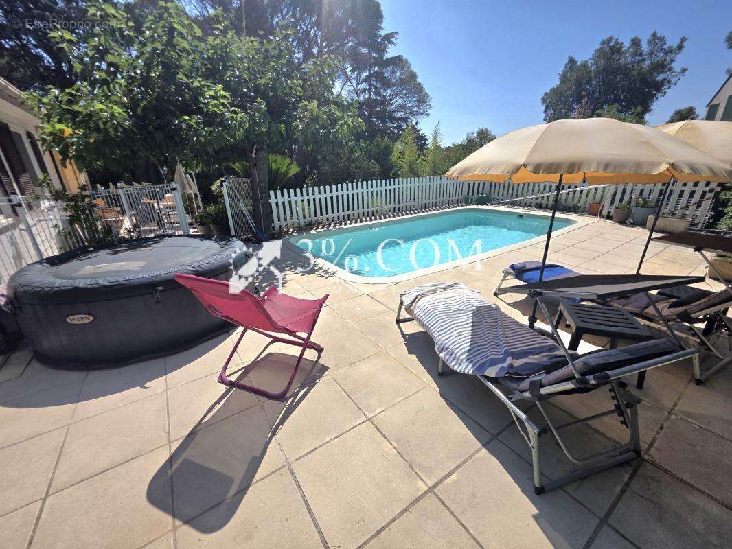 Villa rénovée avec piscine au calme - photo 15