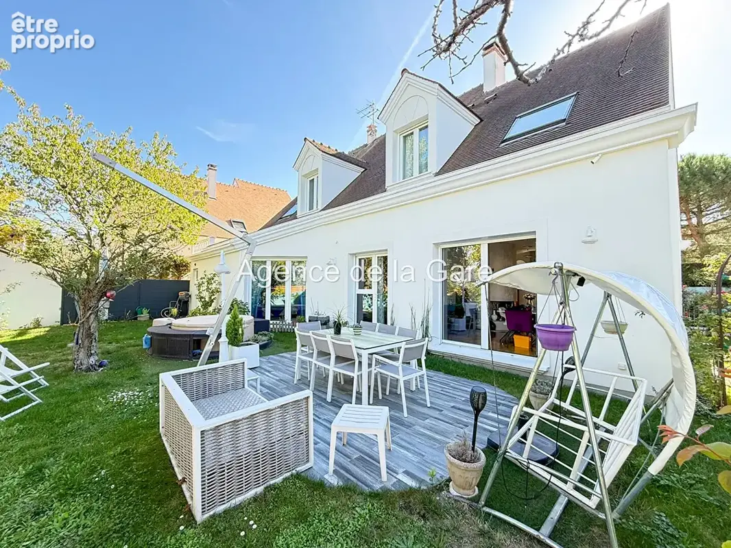Chatou élégante maison familiale de 7 pièces avec jardin, terrasses et jacuzzi - photo 2