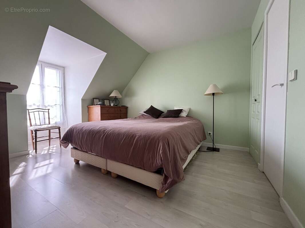 Maison 138 m² à Saint-Germain-Les-Corbeil  - photo 9