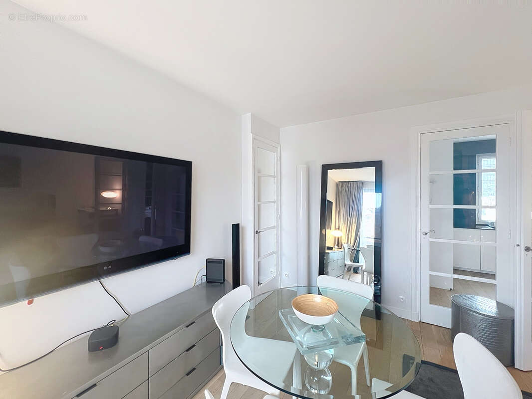 Appartement à NEUILLY-SUR-SEINE