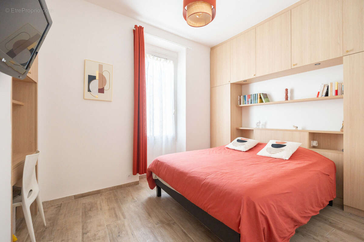 Appartement à MARSEILLE-5E