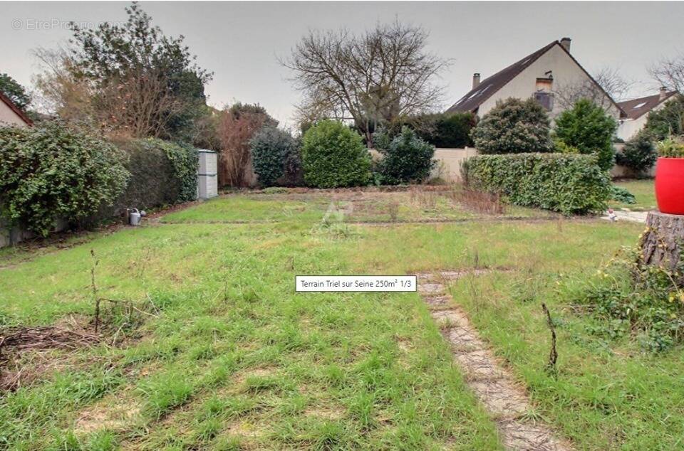 Terrain à TRIEL-SUR-SEINE