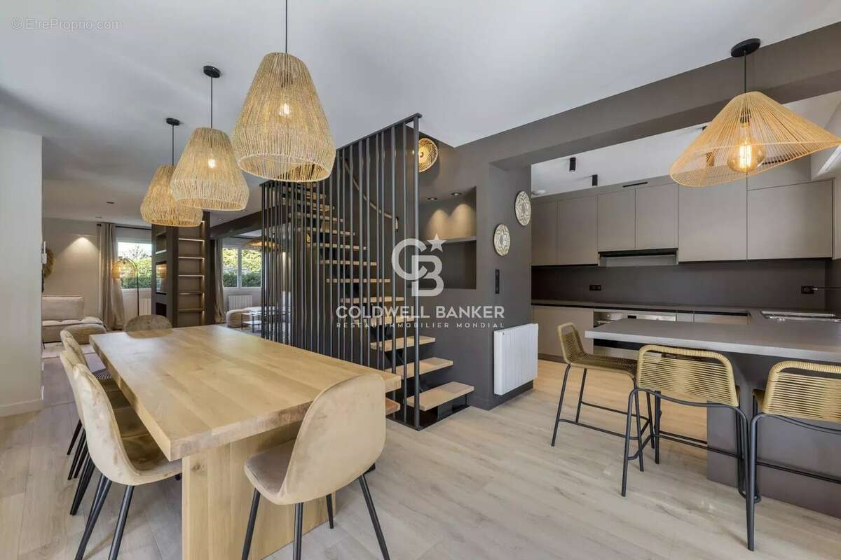 Maison à CHARBONNIERES-LES-BAINS