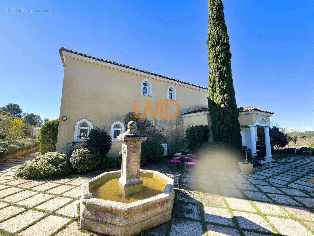 Maison à TRANS-EN-PROVENCE