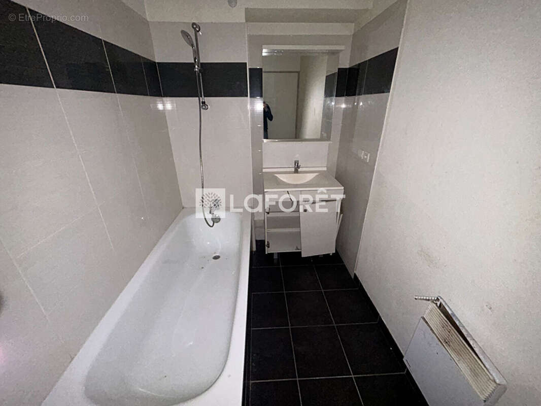 Appartement à CHANTELOUP-LES-VIGNES