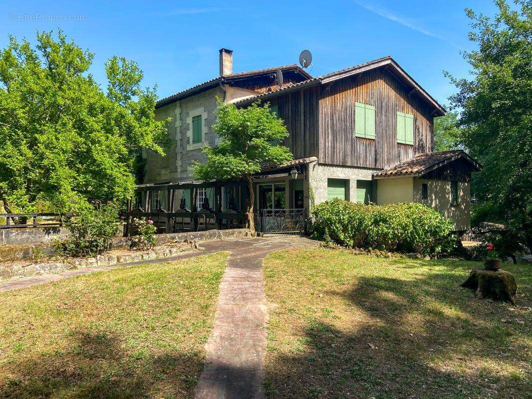 Maison à SAINT-CIERS-D'ABZAC