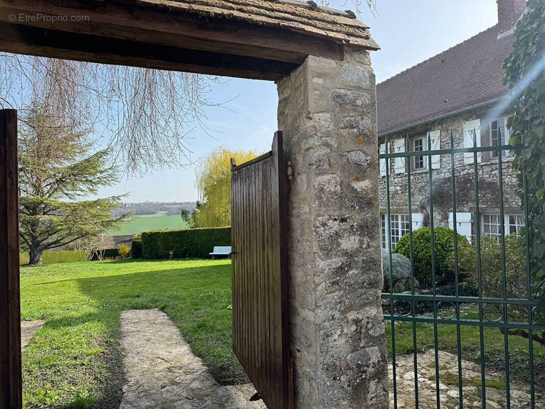 Maison à CRESPIERES