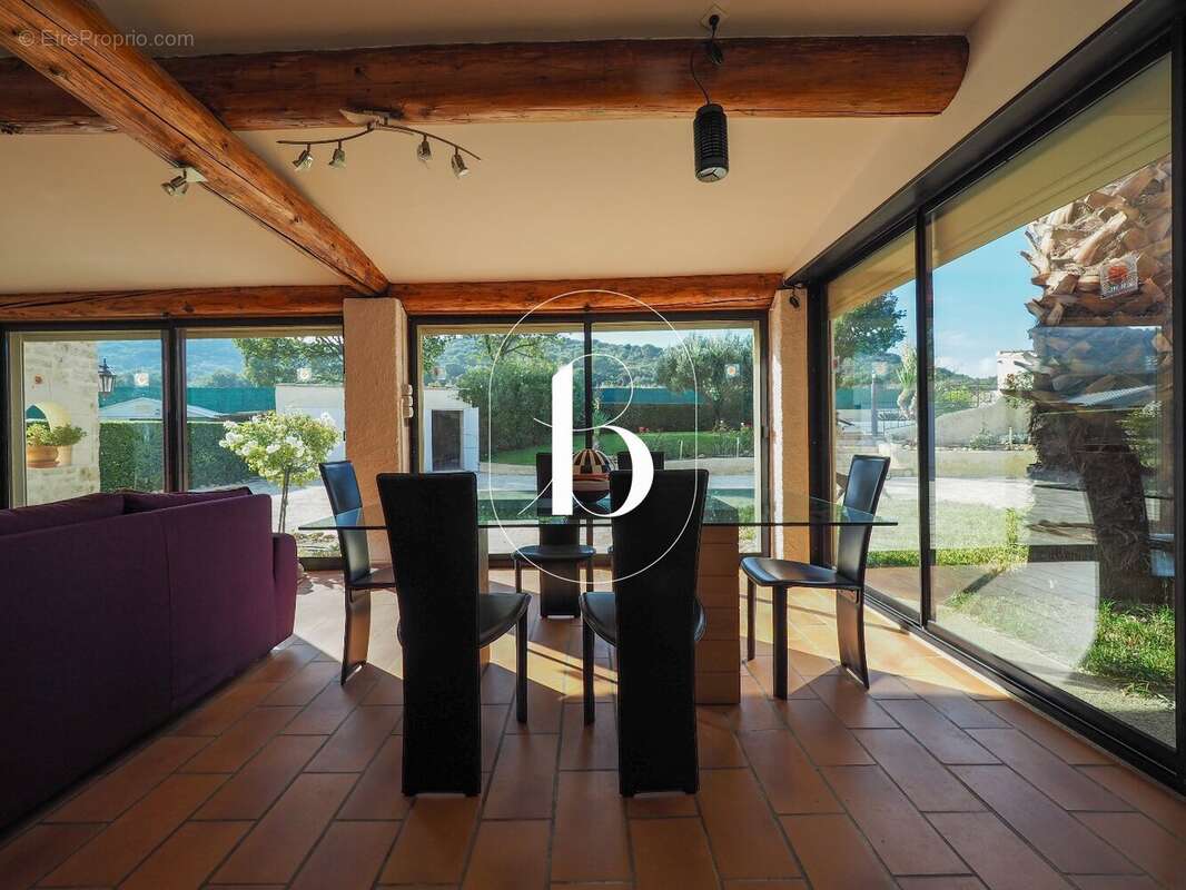 Maison à SAINT-VICTOR-LA-COSTE