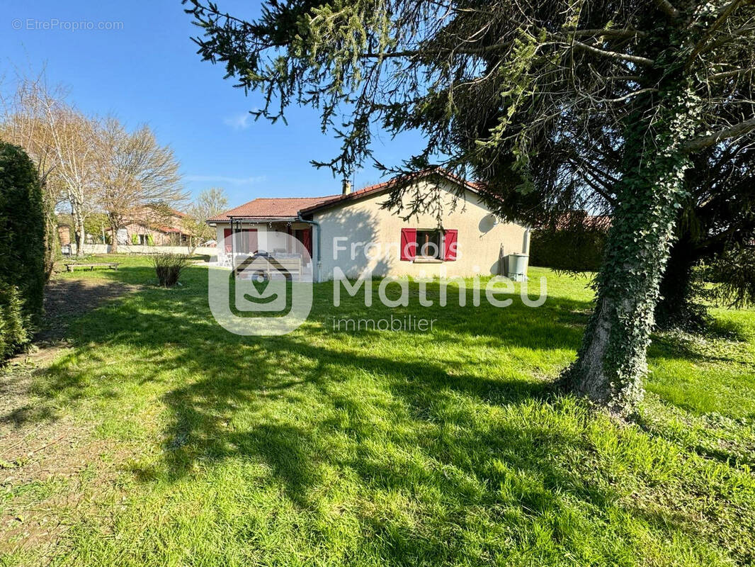 Maison à L'ABERGEMENT-CLEMENCIAT