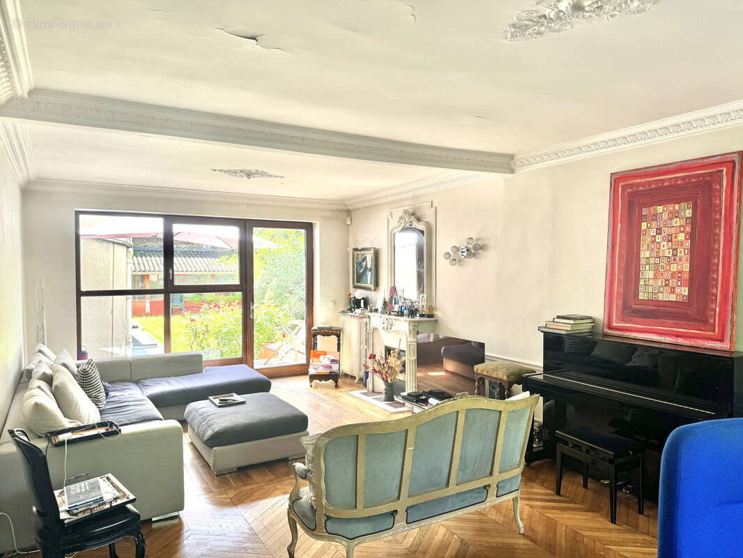 Appartement à CHARENTON-LE-PONT