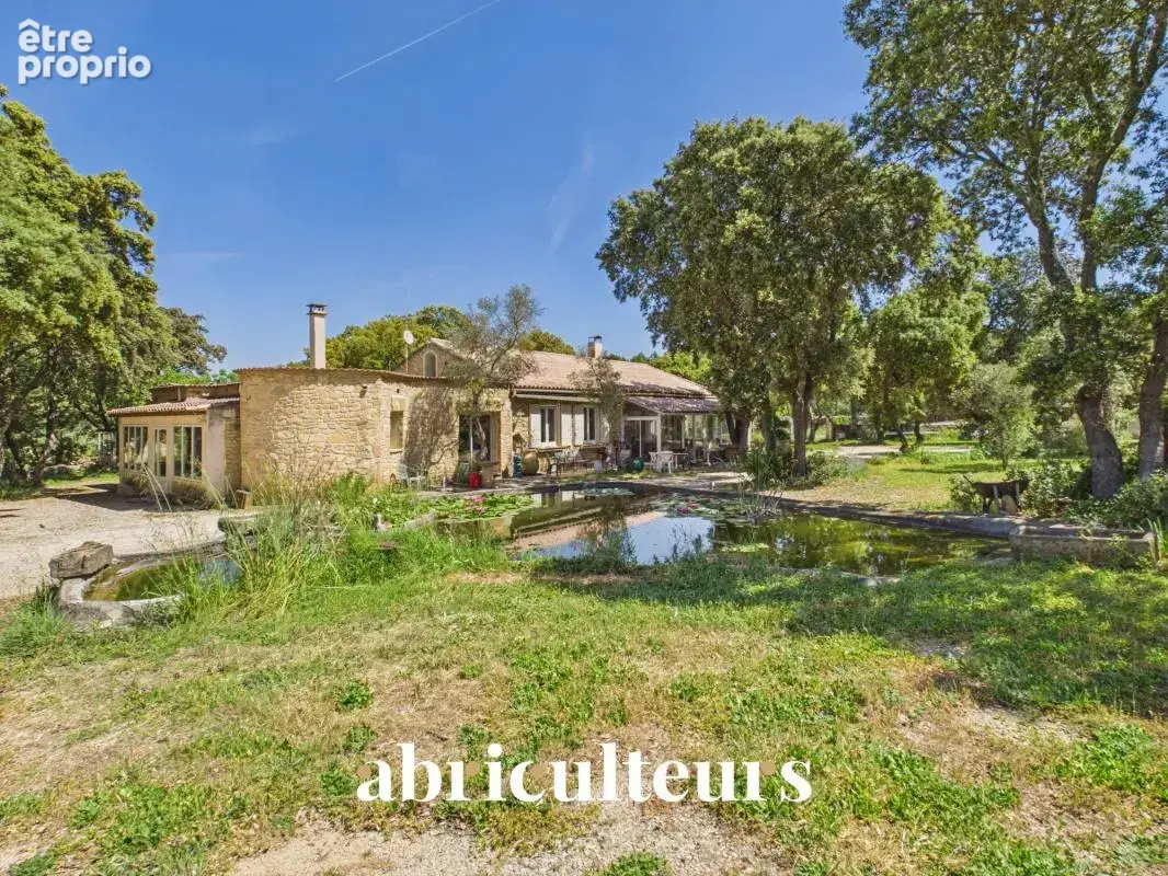 Maison familiale en pierre à vendre à Grans, sur un jardin arboré de 254 m² (13250) - photo 17