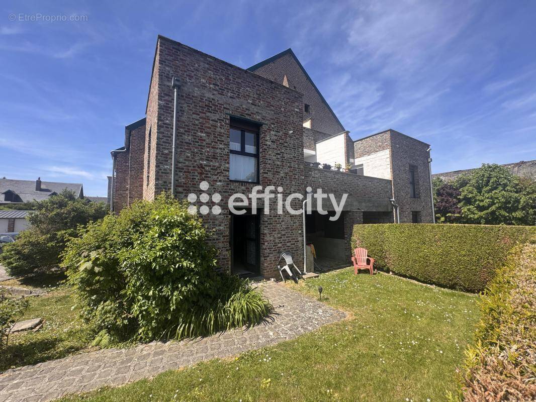 Appartement à FAMARS