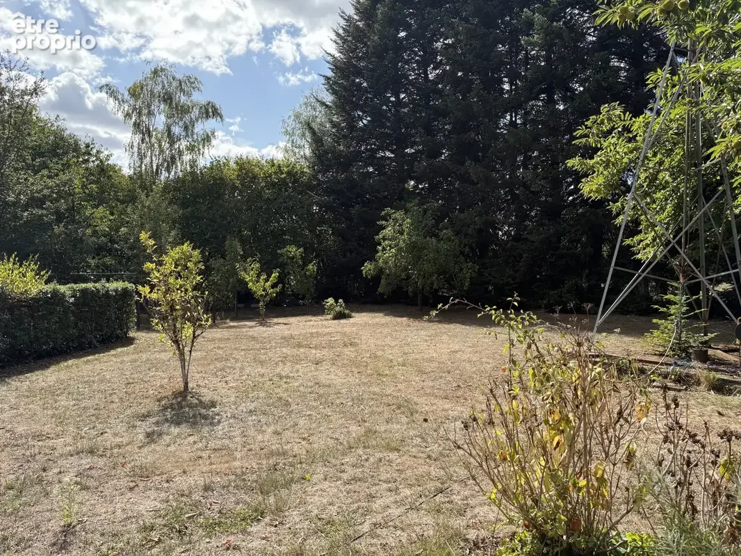 Château-Chervix : Maison de plain-pied avec 3 chambres sur un terrain clos de 6 964 m2 - photo 4