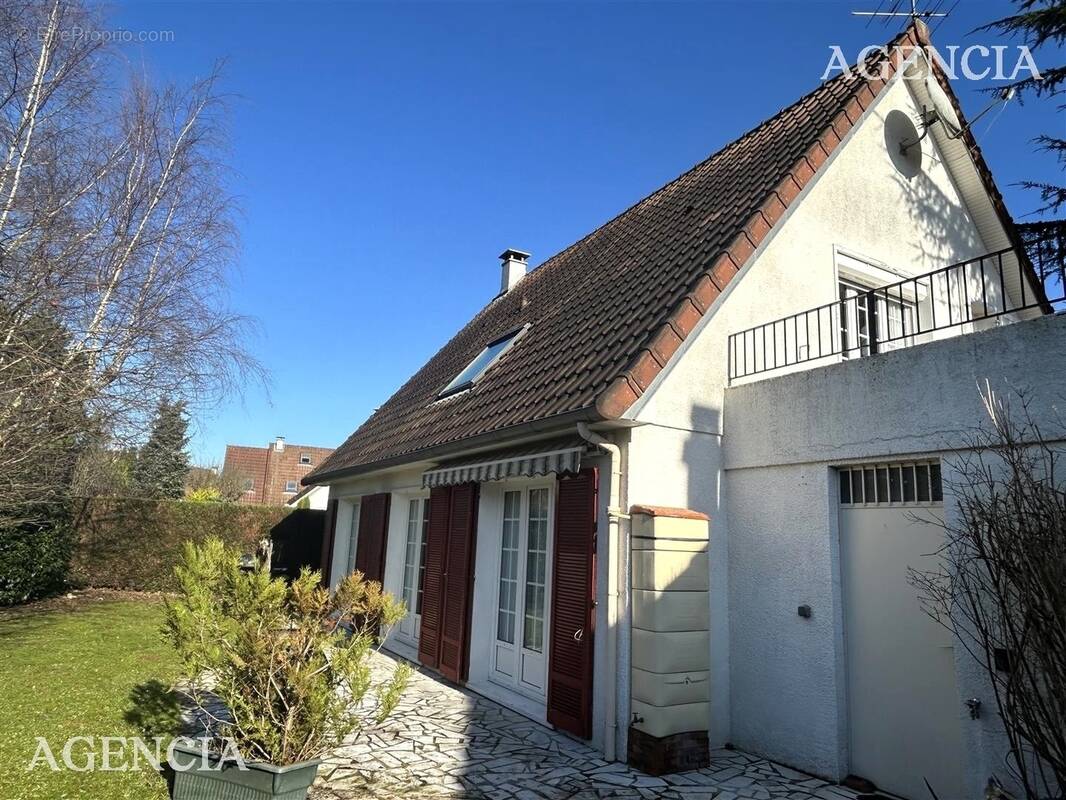 Maison à PONTAULT-COMBAULT