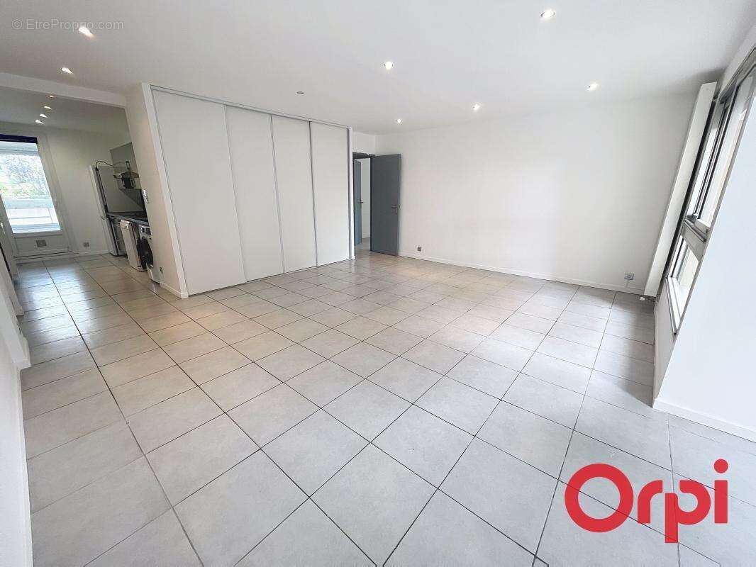Appartement à MARSEILLE-11E