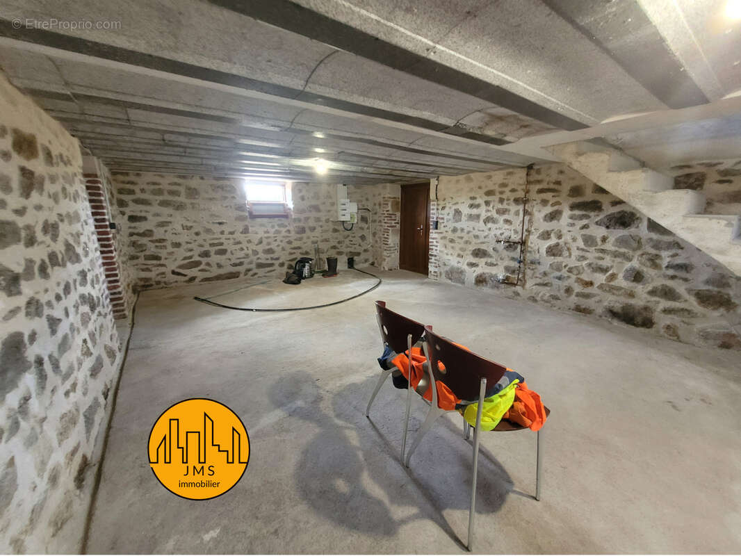 Maison à MONTMARAULT